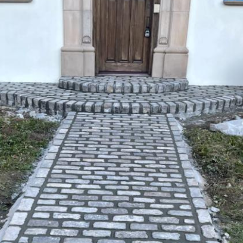 Entrance-steps-after